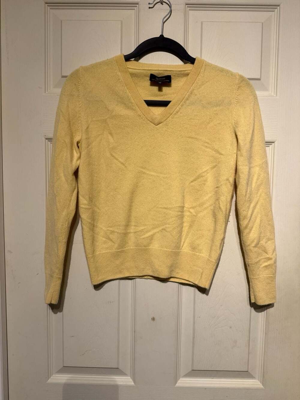 Quince V-Neck Cashmere Sweater Size XS Yellow Mongolian Knit Long Sleeve